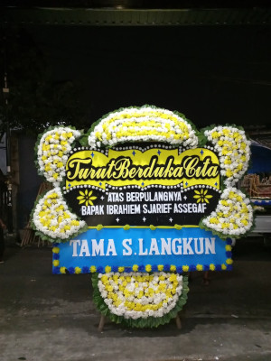 Papan Bunga Duka di Wenang Utara